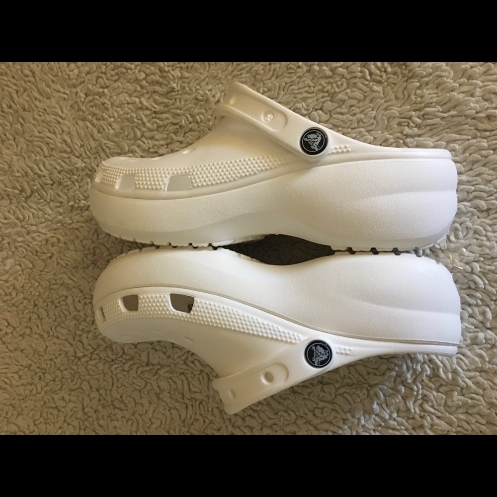 Crocs - Picture 7 of 11